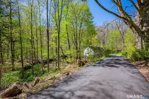 467 Bunker Hill Ave, Waterbury, CT 06708 - Photo 9