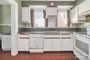 201 Housatonic Ave, Stratford, CT 06615 - Photo 23