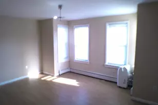 13 Armstrong Pl, Bridgeport, CT 06608 - Photo 5