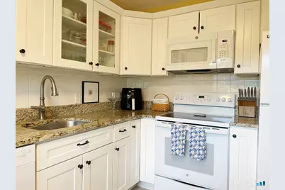 294 Heritage Village #A, Southbury, CT 06488 - Photo 5