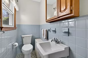 127 Pollys Ln, Montville, CT 06382 - Photo 13