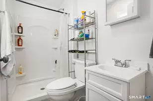 63 Richfield Rd, Bridgeport, CT 06606 - Photo 27
