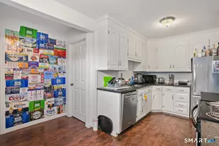 63 Richfield Rd, Bridgeport, CT 06606 - Photo 17