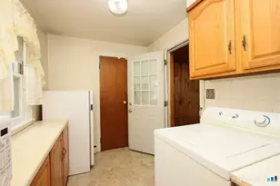 1290 Quinnipiac Ave, New Haven, CT 06513 - Photo 7