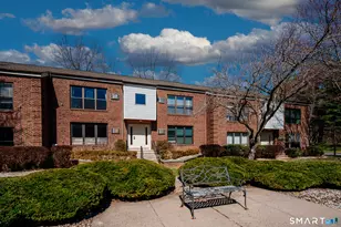 54 Wellington Dr, Farmington, CT 06032 - Photo 3