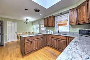 322 Hotchkiss Rd, Orange, CT 06477 - Photo 17