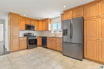 195 Post Oak Road, Stratford, CT 06614 - Photo 9