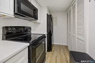 299 Carriage Crossing Ln, Middletown, CT 06457 - Photo 7