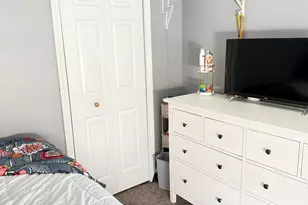 211 Robbins Rd, Berlin, CT 06037 - Photo 5