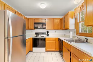 51 White Tail Ln, Wallingford, CT 06492 - Photo 9
