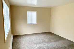 1380 Kossuth St, Bridgeport, CT 06608 - Photo 17
