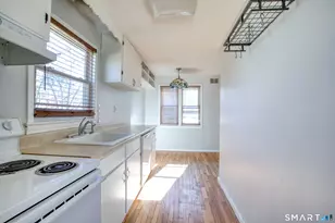 124 Mayflower St, West Hartford, CT 06110 - Photo 5