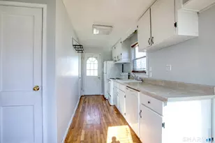 124 Mayflower St, West Hartford, CT 06110 - Photo 7