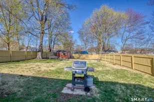 124 Mayflower St, West Hartford, CT 06110 - Photo 21