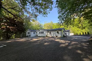 1607 Great Hill Rd, Guilford, CT 06437 - Photo 1
