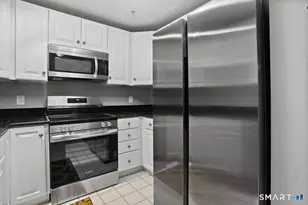 70 Southwick Ct, Cheshire, CT 06410 - Photo 5