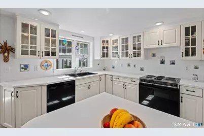 16 Lynde Street, Old Saybrook, CT 06475 - Photo 13