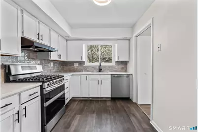 39 Brockton Court #39, Beacon Falls, CT 06403 - Photo 3