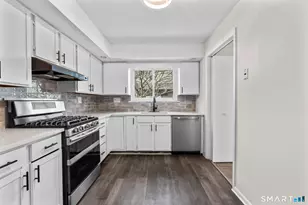 39 Brockton Ct, Beacon Falls, CT 06403 - Photo 3