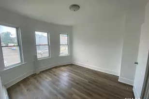 220 Maplewood Ave, Bridgeport, CT 06605 - Photo 3