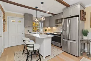 376 Knapps Hwy, Fairfield, CT 06825 - Photo 3