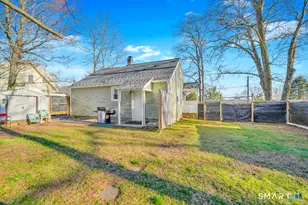 245 Mill Plain Ave, Waterbury, CT 06705 - Photo 7