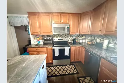 75 Elizabeth Avenue, Bloomfield, CT 06002 - Photo 11