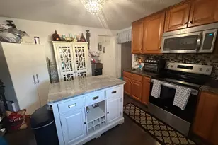 75 Elizabeth Ave, Bloomfield, CT 06002 - Photo 7