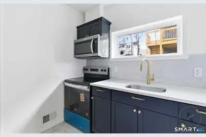 34 Pleasant Street, New Britain, CT 06051 - Photo 11