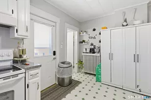 137 Linnmoore St, Hartford, CT 06114 - Photo 11