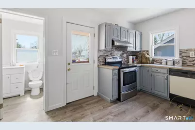 137 Linnmoore Street, Hartford, CT 06114 - Photo 27