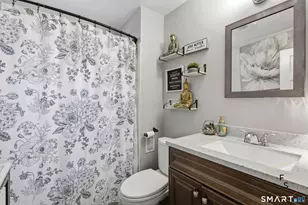 137 Linnmoore St, Hartford, CT 06114 - Photo 17