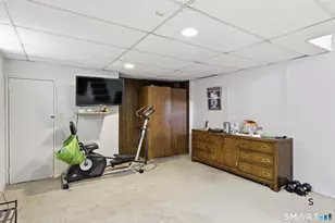 137 Linnmoore St, Hartford, CT 06114 - Photo 29