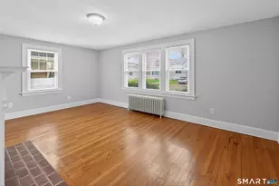 65 Elm St, East Haven, CT 06512 - Photo 9