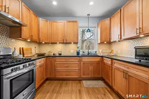 21 Anderson St, New Haven, CT 06511 - Photo 9