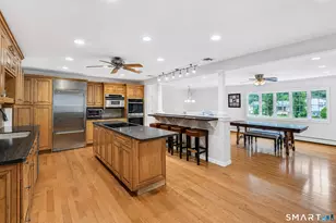31 Stone Hedge Dr, North Haven, CT 06473 - Photo 9