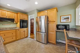 825 Farmington Dr, Cheshire, CT 06410 - Photo 15