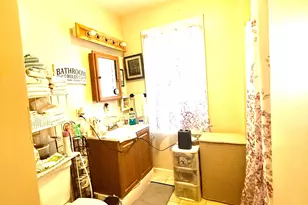 22 Eastwood Ave, Waterbury, CT 06705 - Photo 5