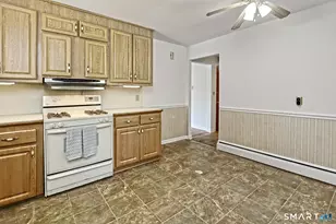 15 Locust St, Milford, CT 06461 - Photo 5