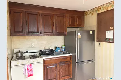 36 Bullard Court, Stratford, CT 06614 - Photo 3