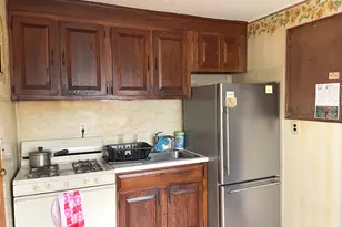 36 Bullard Ct, Stratford, CT 06614 - Photo 3