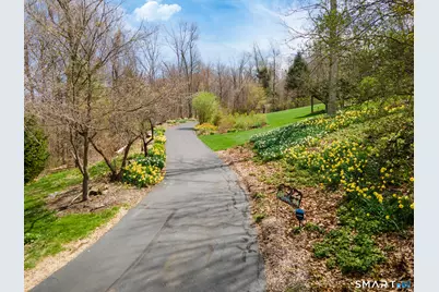 83 Valley Stream Lane, Southbury, CT 06488 - Photo 5