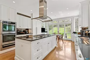 215 Ocean Dr W, Stamford, CT 06902 - Photo 17