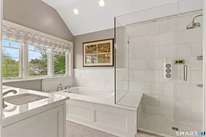 70 Kenilworth Drive East, Stamford, CT 06902 - Photo 25