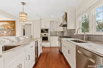 70 Kenilworth Drive East, Stamford, CT 06902 - Photo 13