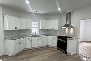 16 Arch St, Waterbury, CT 06710 - Photo 1