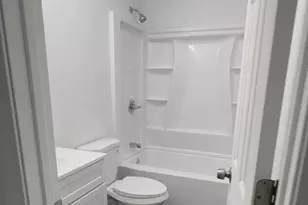 16 Arch St, Waterbury, CT 06710 - Photo 3