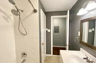 24 College St, Clinton, CT 06413 - Photo 7