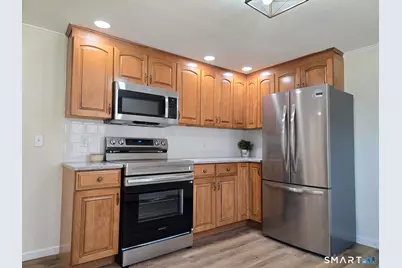 140 Willow Street, Cheshire, CT 06410 - Photo 3