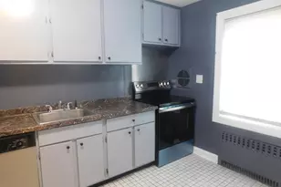 45 Oakview Cir, Bridgeport, CT 06604 - Photo 5